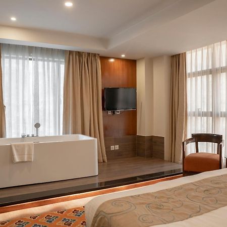 Hotel Shambala Kathmandu Buitenkant foto